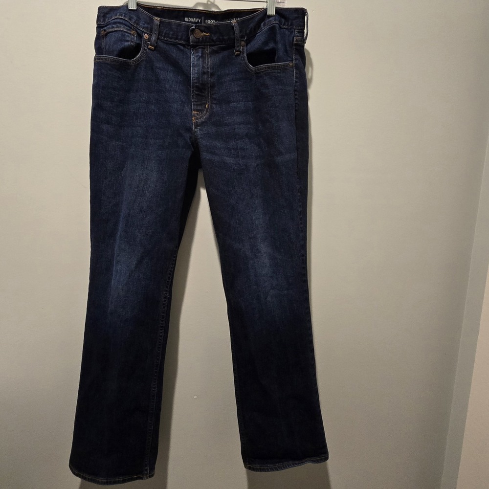 Old Navy Boot-Cut Semi-Evase‎  Men size 36 x 32 Dark Wash